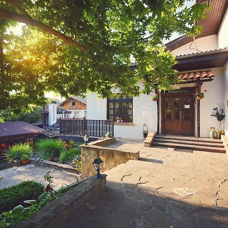 Family Hotel Fenerite Gabrovo Exterior photo