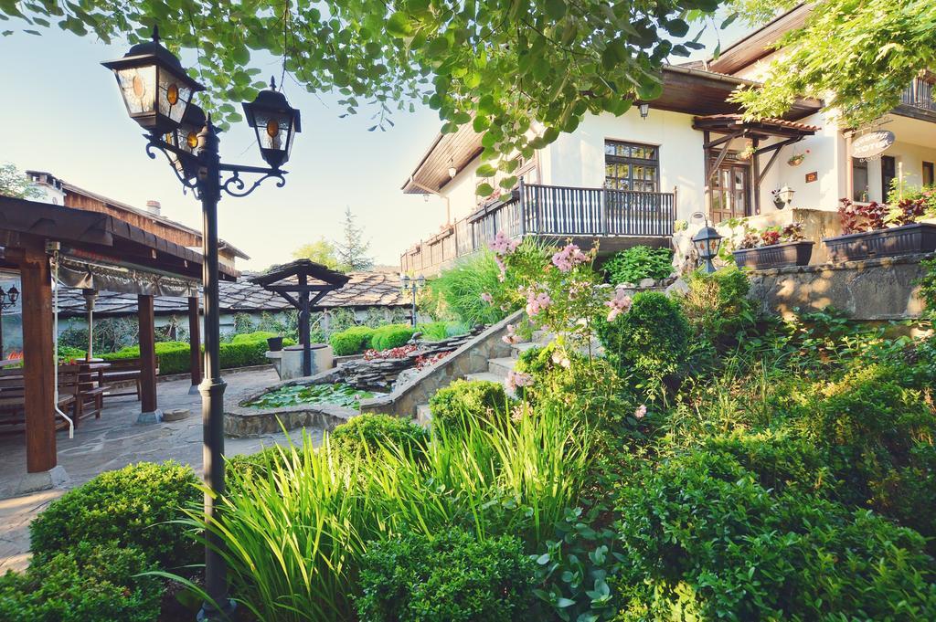 Family Hotel Fenerite Gabrovo Exterior photo