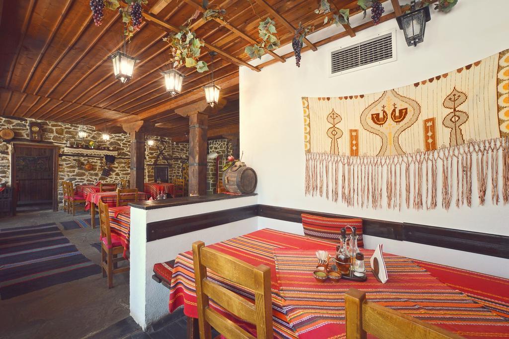 Family Hotel Fenerite Gabrovo Exterior photo