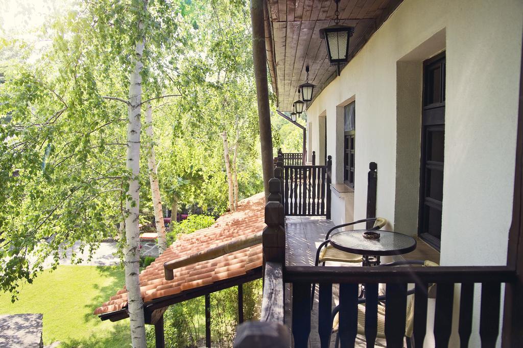 Family Hotel Fenerite Gabrovo Exterior photo