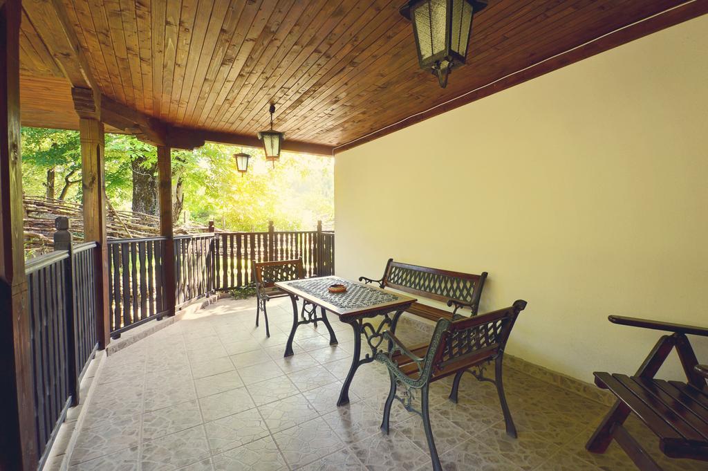 Family Hotel Fenerite Gabrovo Exterior photo