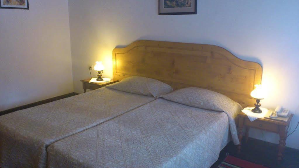 Family Hotel Fenerite Gabrovo Exterior photo