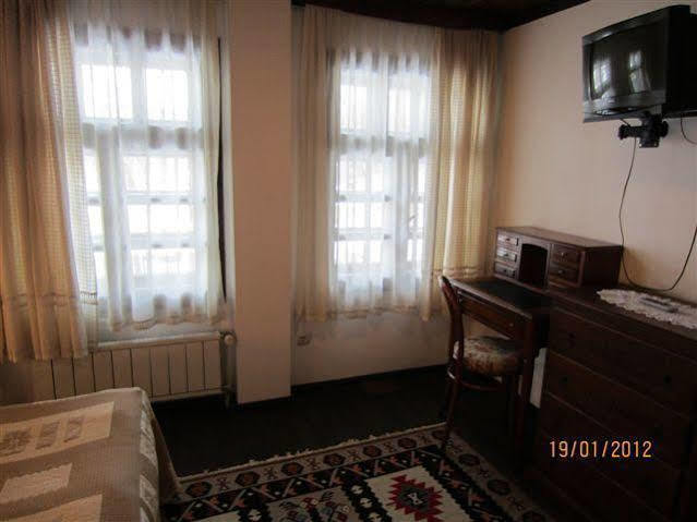 Family Hotel Fenerite Gabrovo Exterior photo